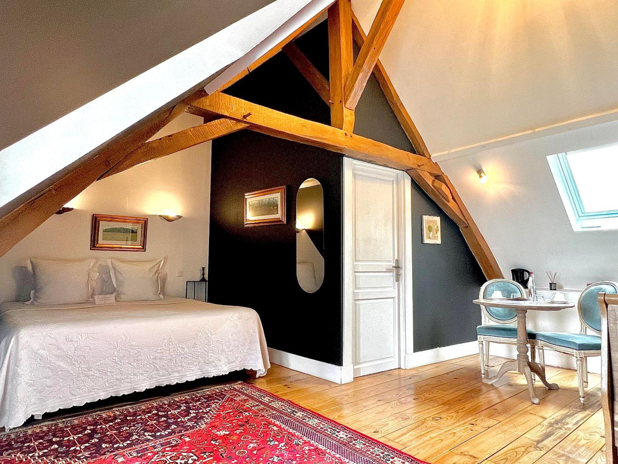 Château De L'epinay 3*